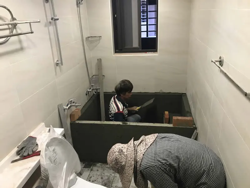 浴缸結構進行防水與粉光